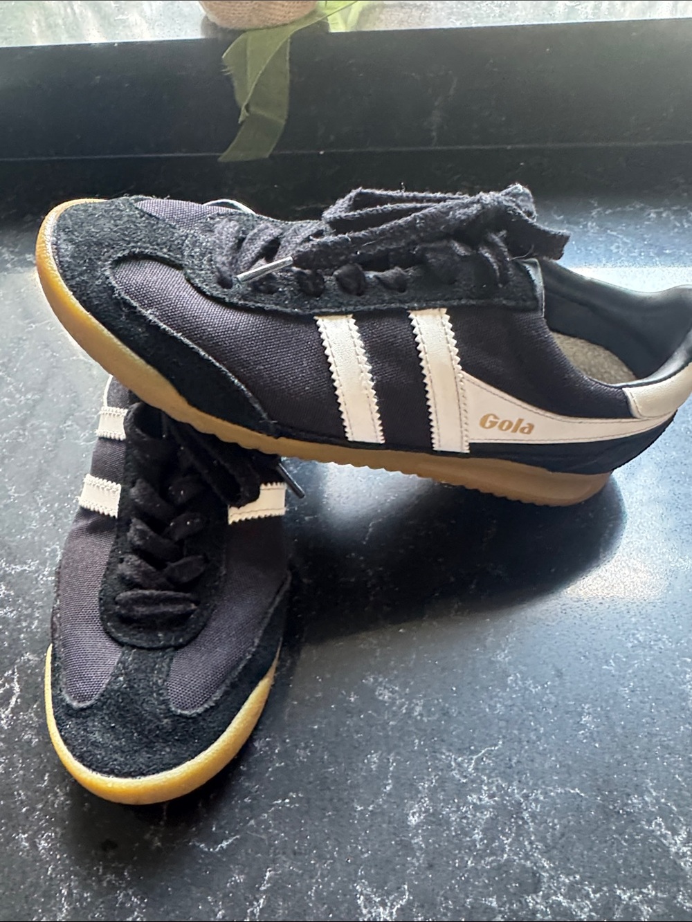 Gola Black & White Men's Retro Runner Sneakers